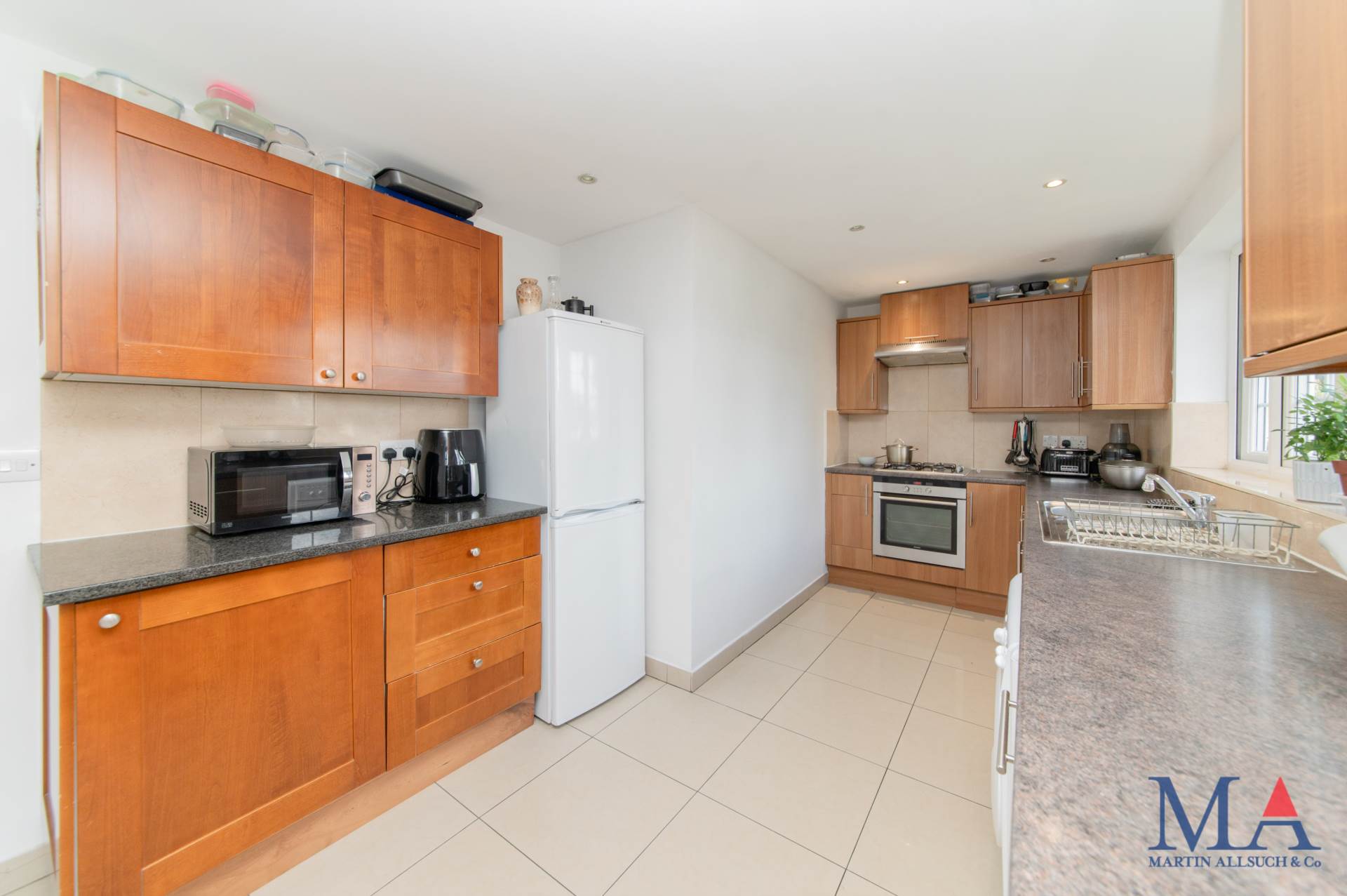 Fairmead Crescent, Edgware, HA8, Image 4