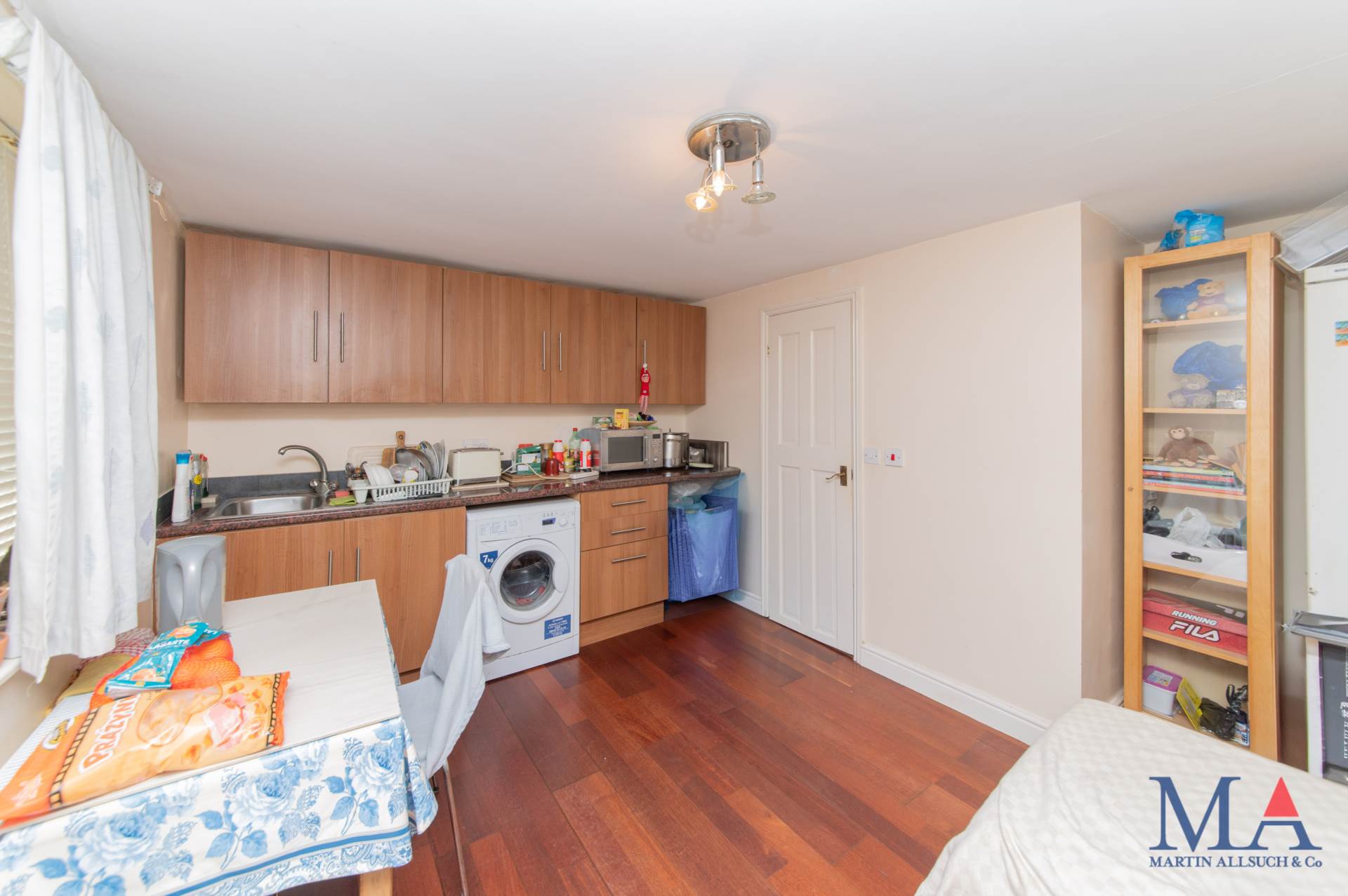 Fairmead Crescent, Edgware, HA8, Image 6