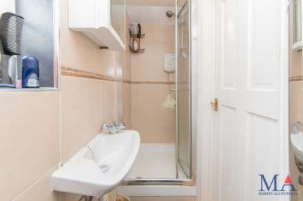 Fairmead Crescent, Edgware, HA8, Image 13