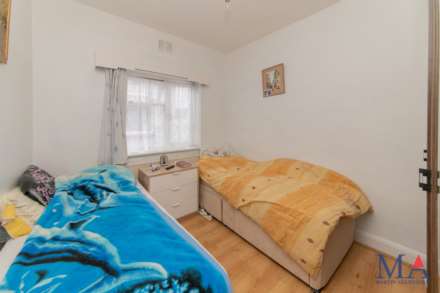 Fairmead Crescent, Edgware, HA8, Image 14