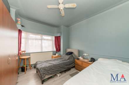 Fairmead Crescent, Edgware, HA8, Image 18