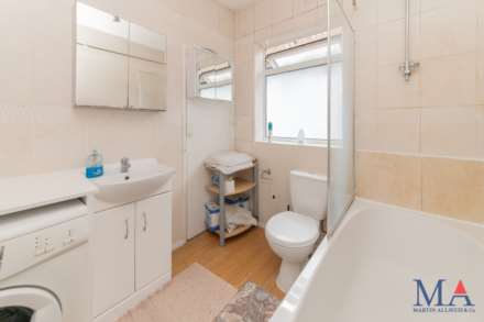 Fairmead Crescent, Edgware, HA8, Image 23