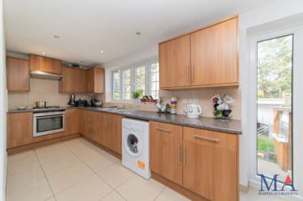 Fairmead Crescent, Edgware, HA8, Image 3