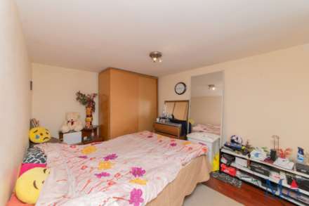 Fairmead Crescent, Edgware, HA8, Image 8