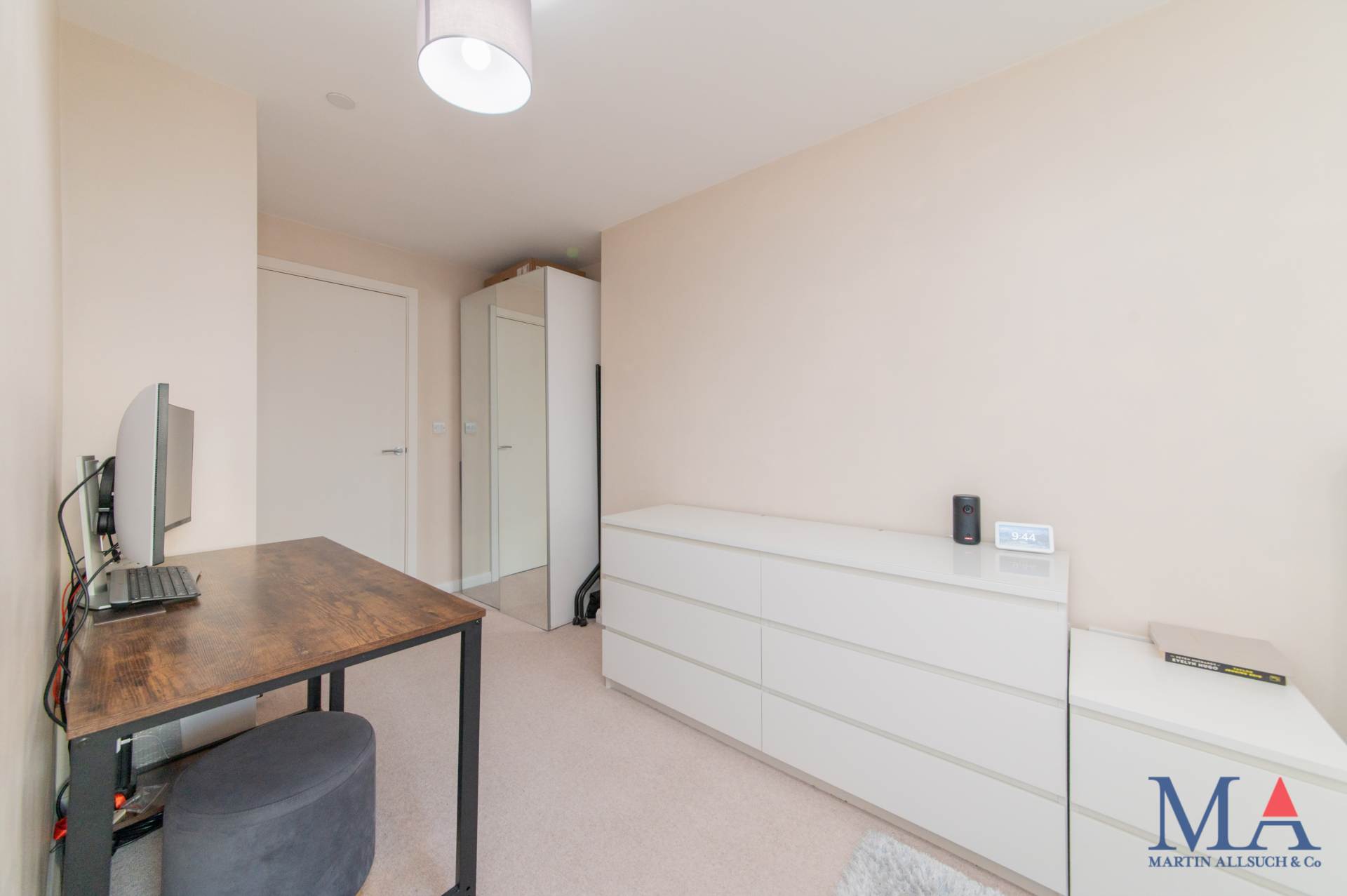 Brook Road, Borehamwood, Image 10