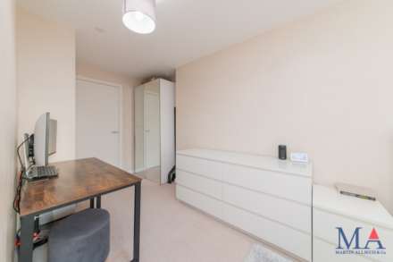Brook Road, Borehamwood, Image 10