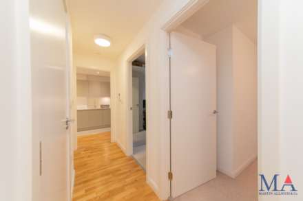 Brook Road, Borehamwood, Image 12