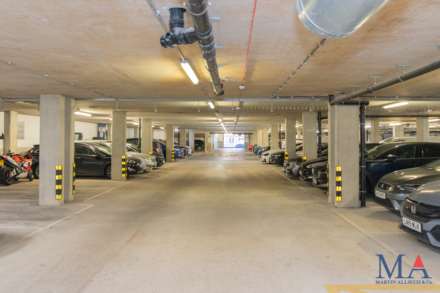 Brook Road, Borehamwood, Image 18