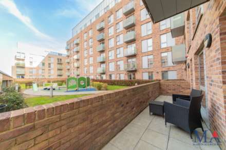 Brook Road, Borehamwood, Image 2