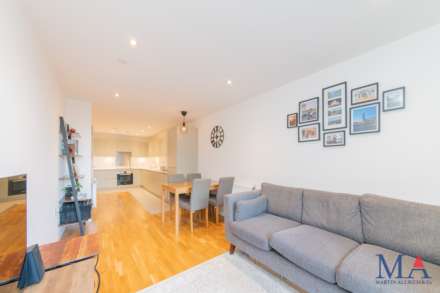 Brook Road, Borehamwood, Image 3