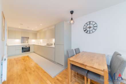 Brook Road, Borehamwood, Image 5