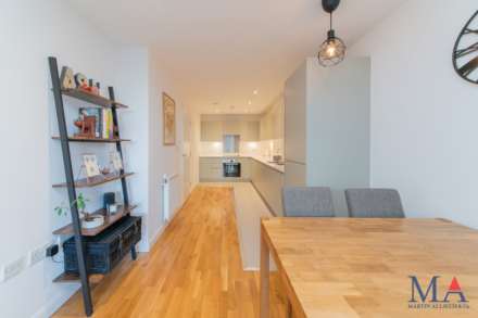 Brook Road, Borehamwood, Image 6