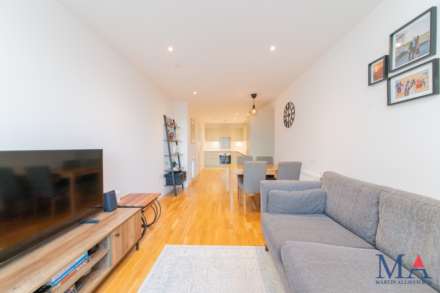 Brook Road, Borehamwood, Image 8