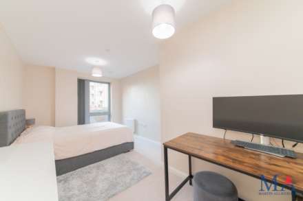 Brook Road, Borehamwood, Image 9
