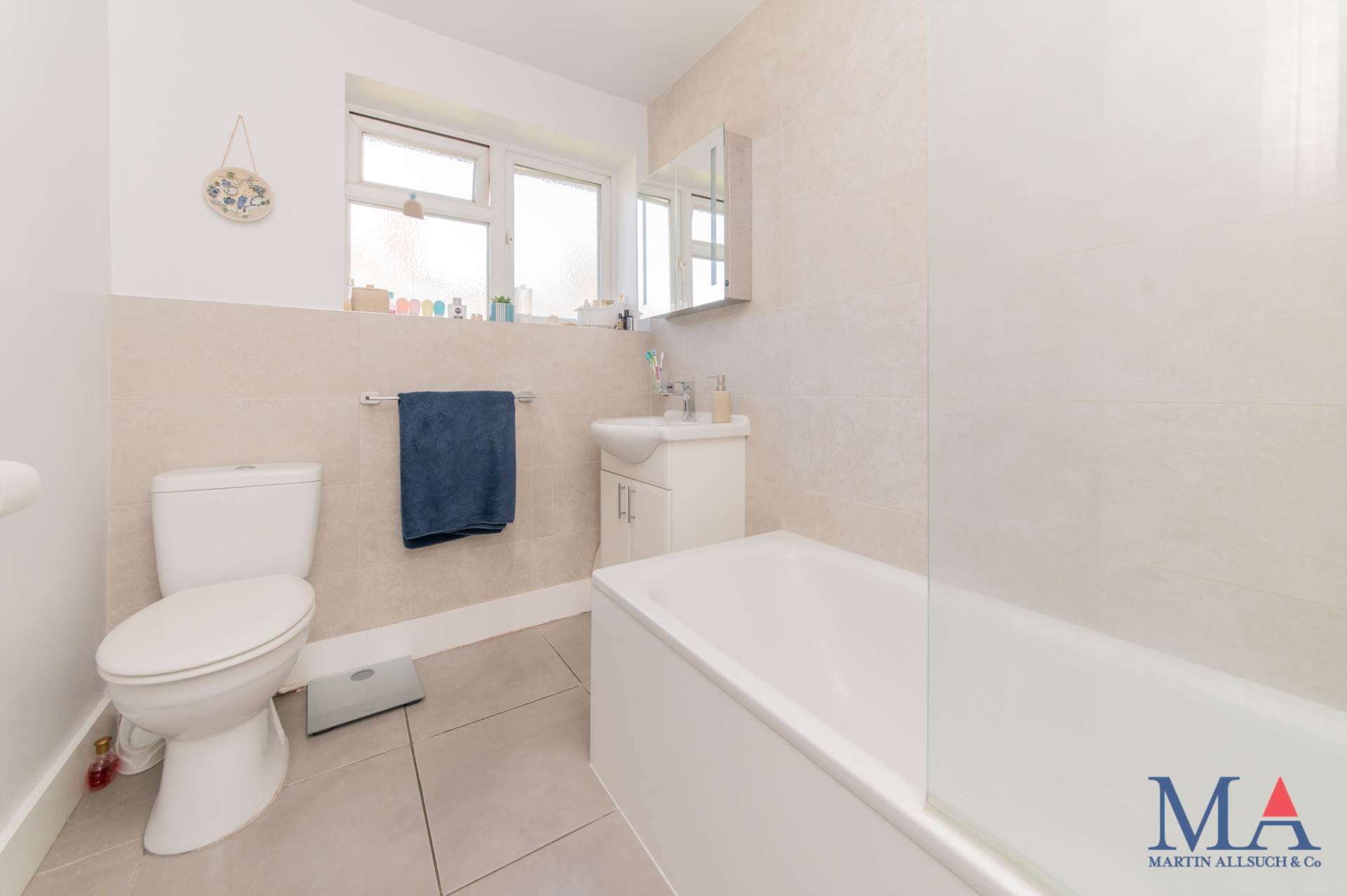 Vernon Crescent, East Barnet, Image 16