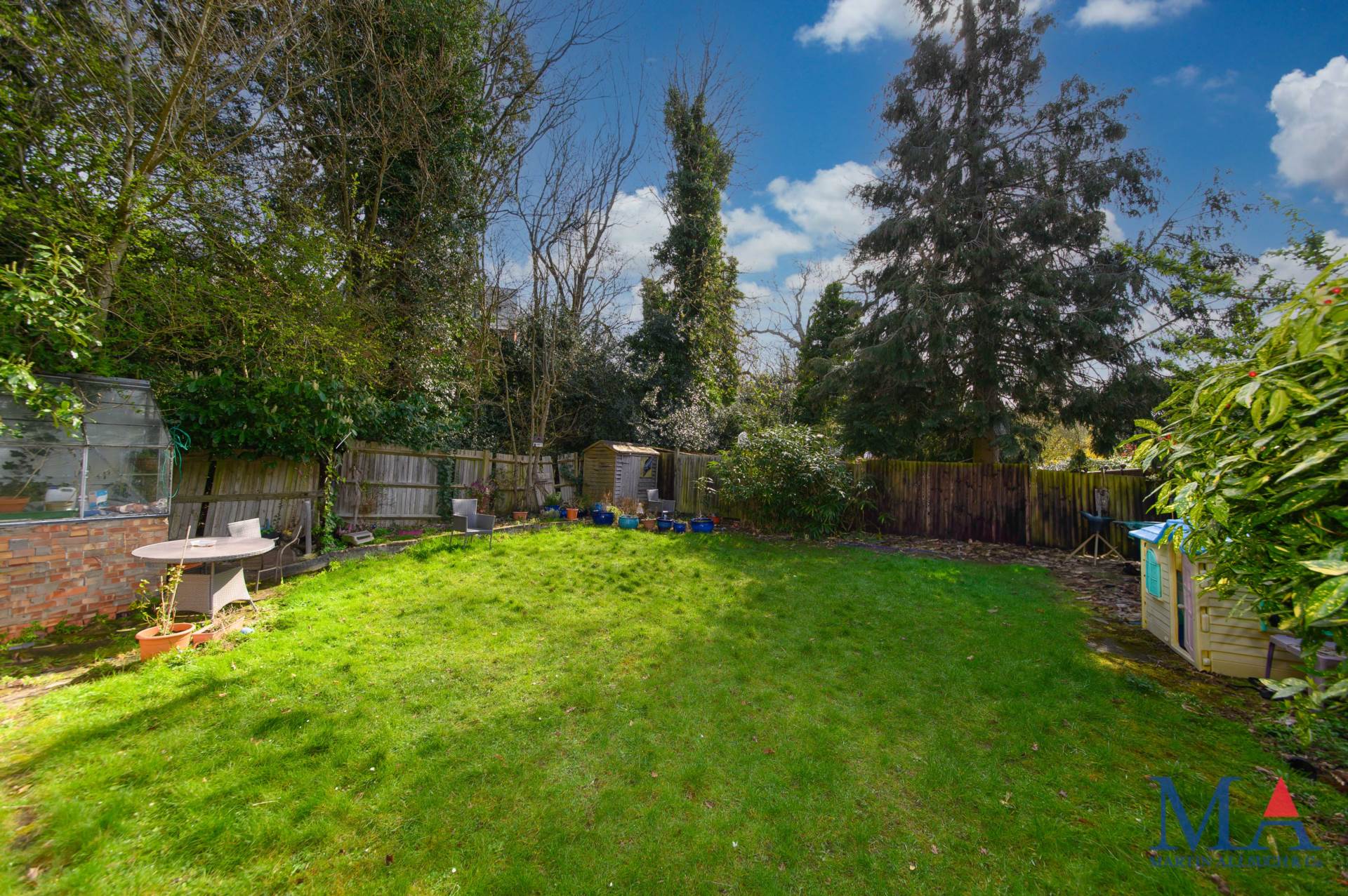 Vernon Crescent, East Barnet, Image 17
