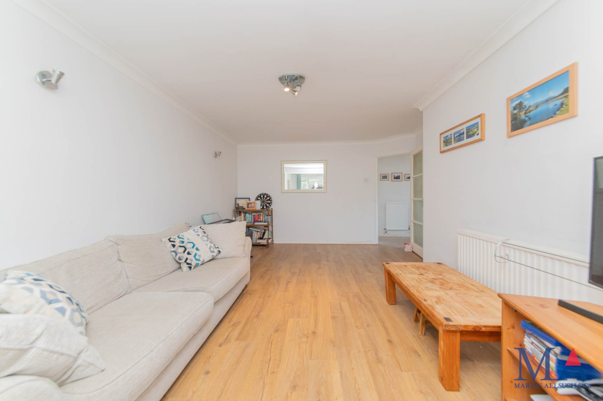Vernon Crescent, East Barnet, Image 4