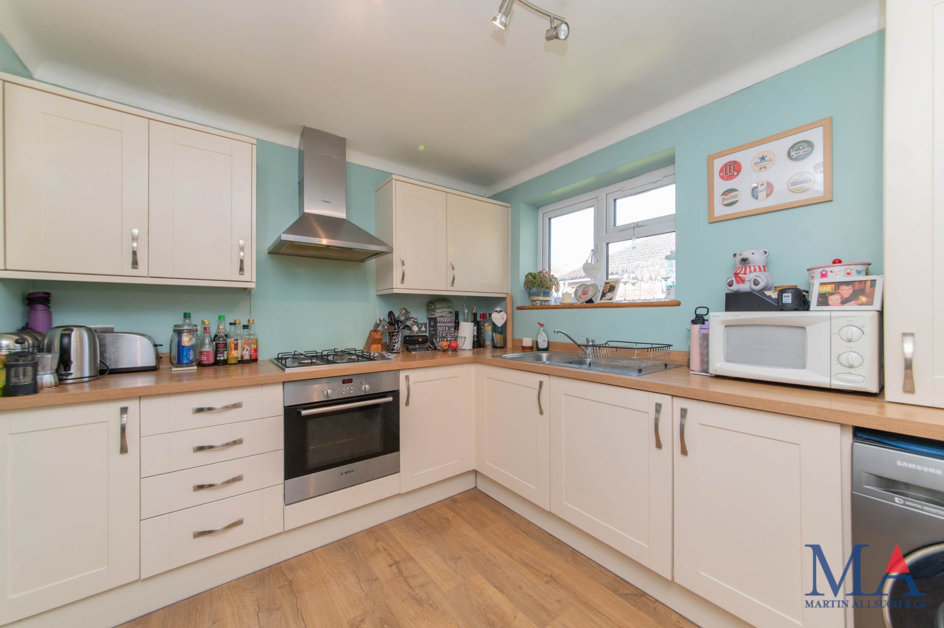Vernon Crescent, East Barnet, Image 8