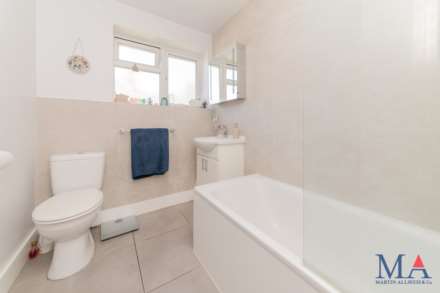 Vernon Crescent, East Barnet, Image 16