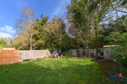 Vernon Crescent, East Barnet, Image 18