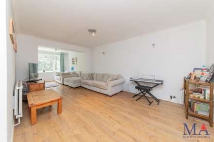 Vernon Crescent, East Barnet, Image 2