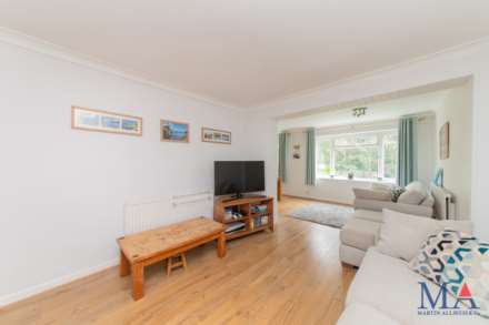 Vernon Crescent, East Barnet, Image 3