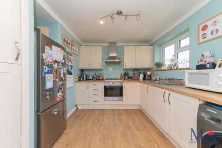 Vernon Crescent, East Barnet, Image 7