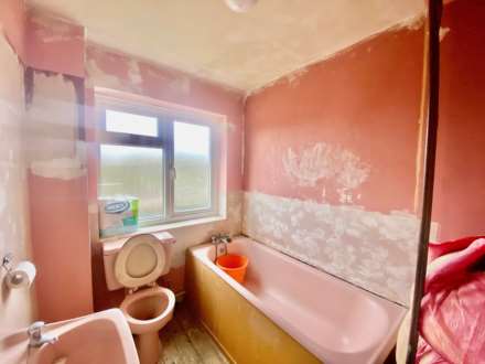 Ashdown Drive, Borehamwood, Image 8