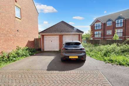 Coleridge Way, Borehamwood, Image 4