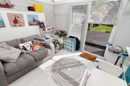Coleridge Way, Borehamwood, Image 6