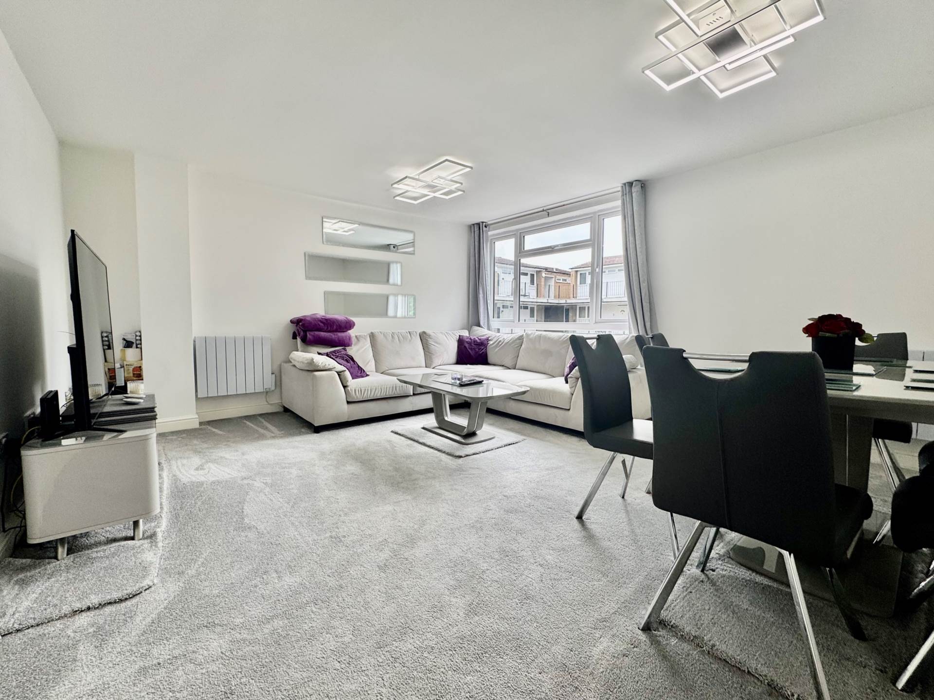 Watling Court, Elstree, Image 3