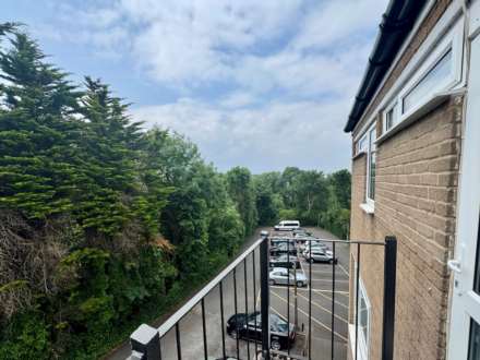 Watling Court, Elstree, Image 13