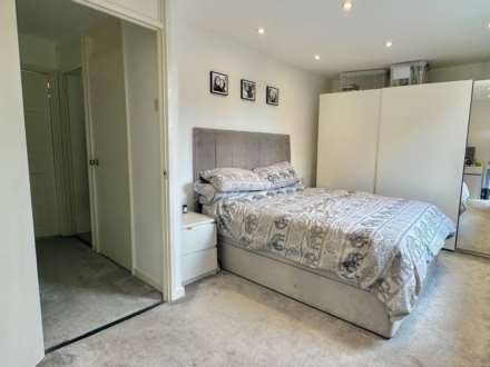 Watling Court, Elstree, Image 7