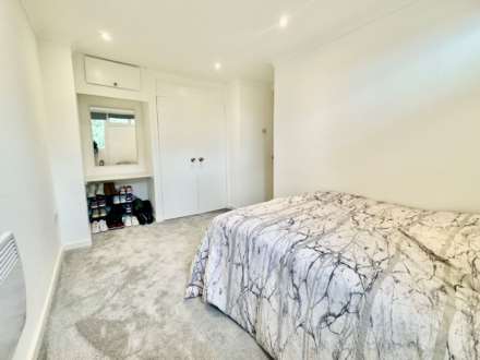 Watling Court, Elstree, Image 9