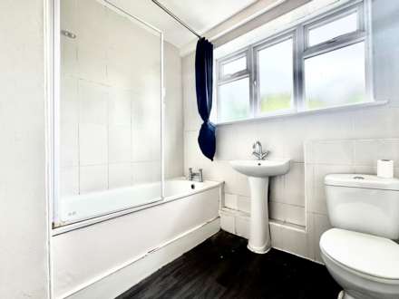 Fir Tree Court, Elstree, Image 11