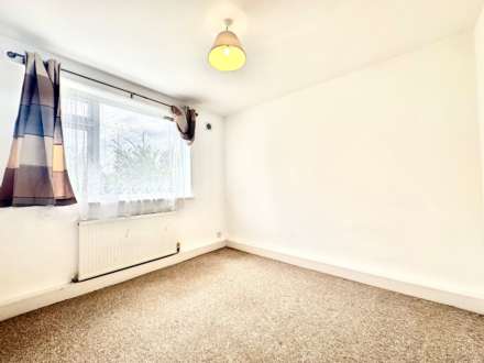 Fir Tree Court, Elstree, Image 9