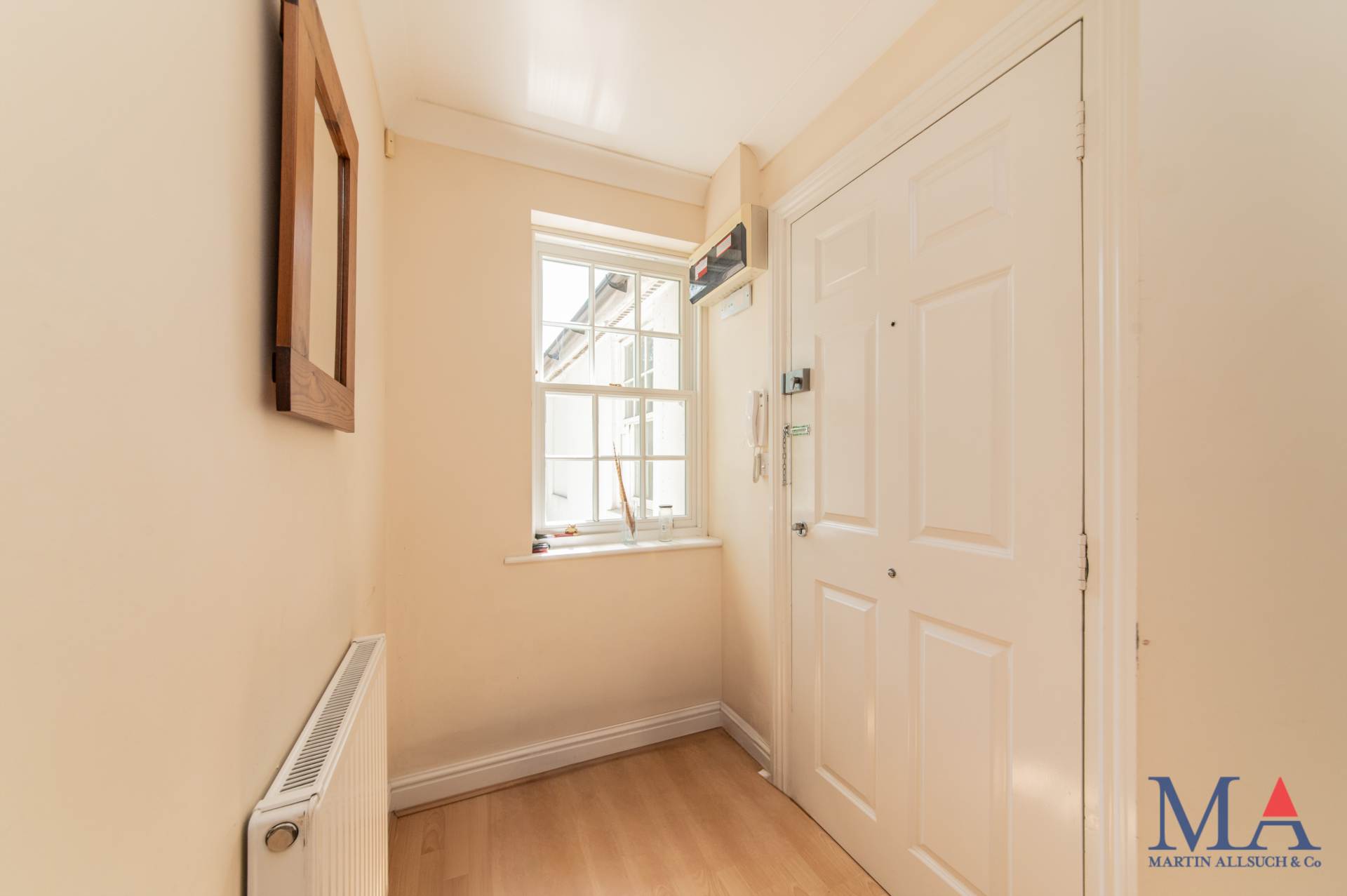Lucas Court, Elstree, Image 11