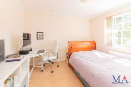 Lucas Court, Elstree, Image 6