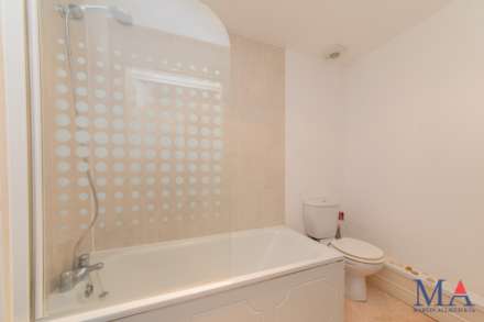 Lucas Court, Elstree, Image 8
