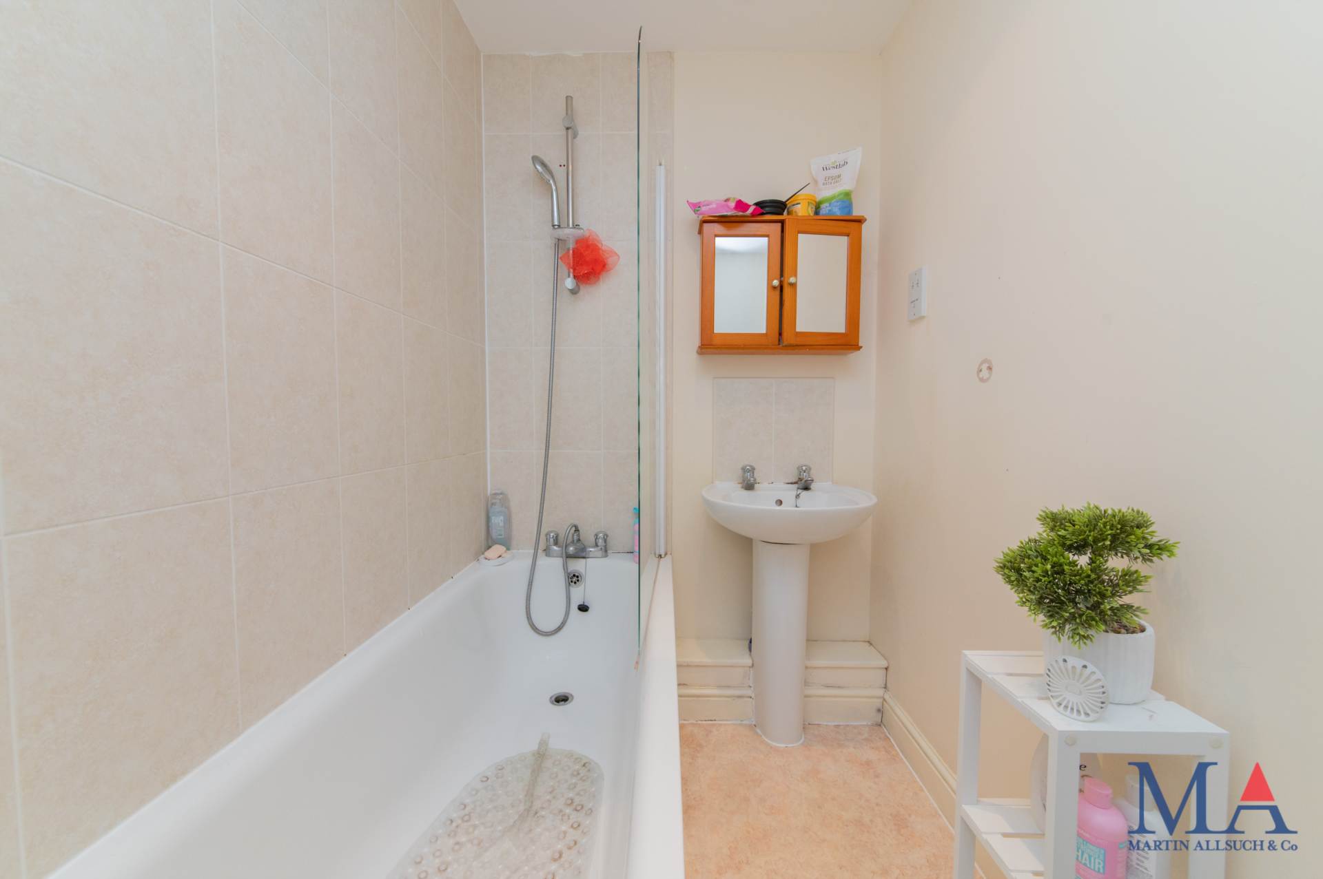 Romeland, Elstree, Image 12