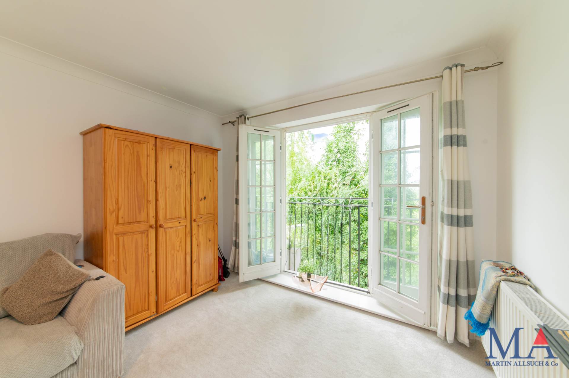 Romeland, Elstree, Image 4