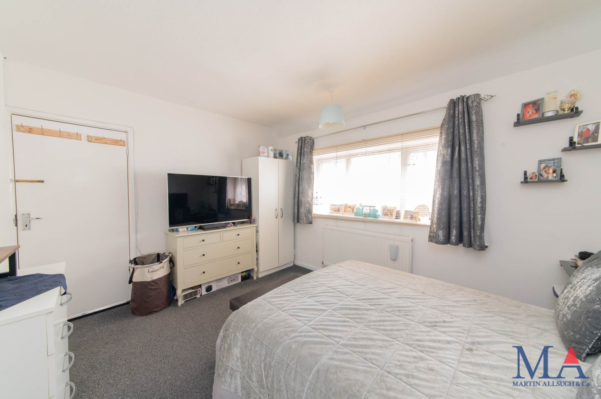 Stanborough Avenue, Borehamwood, Image 11