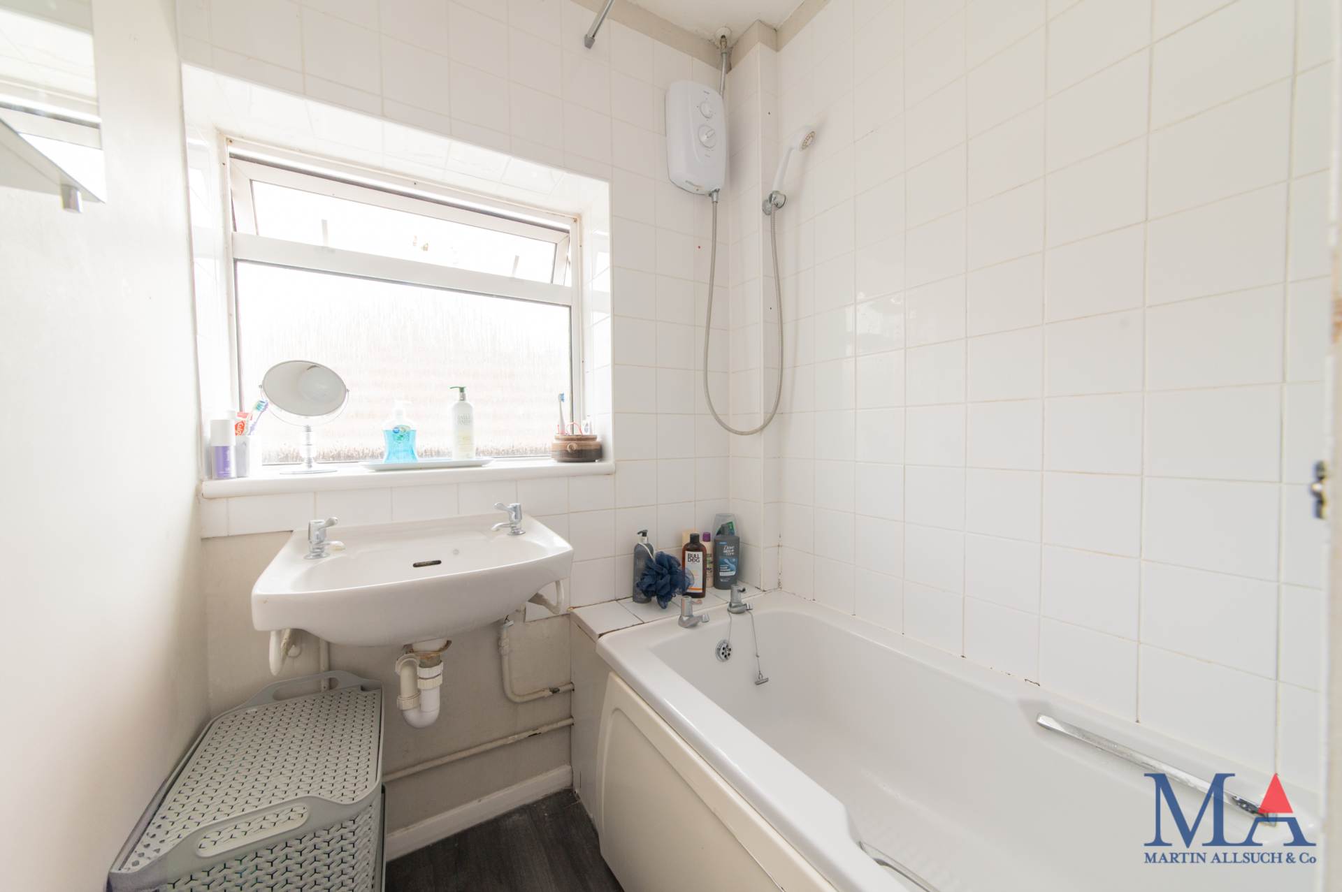 Stanborough Avenue, Borehamwood, Image 16