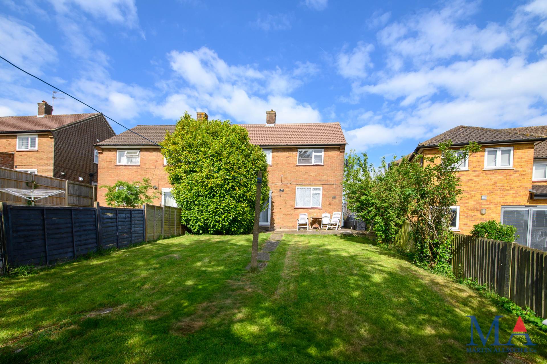 Stanborough Avenue, Borehamwood, Image 2