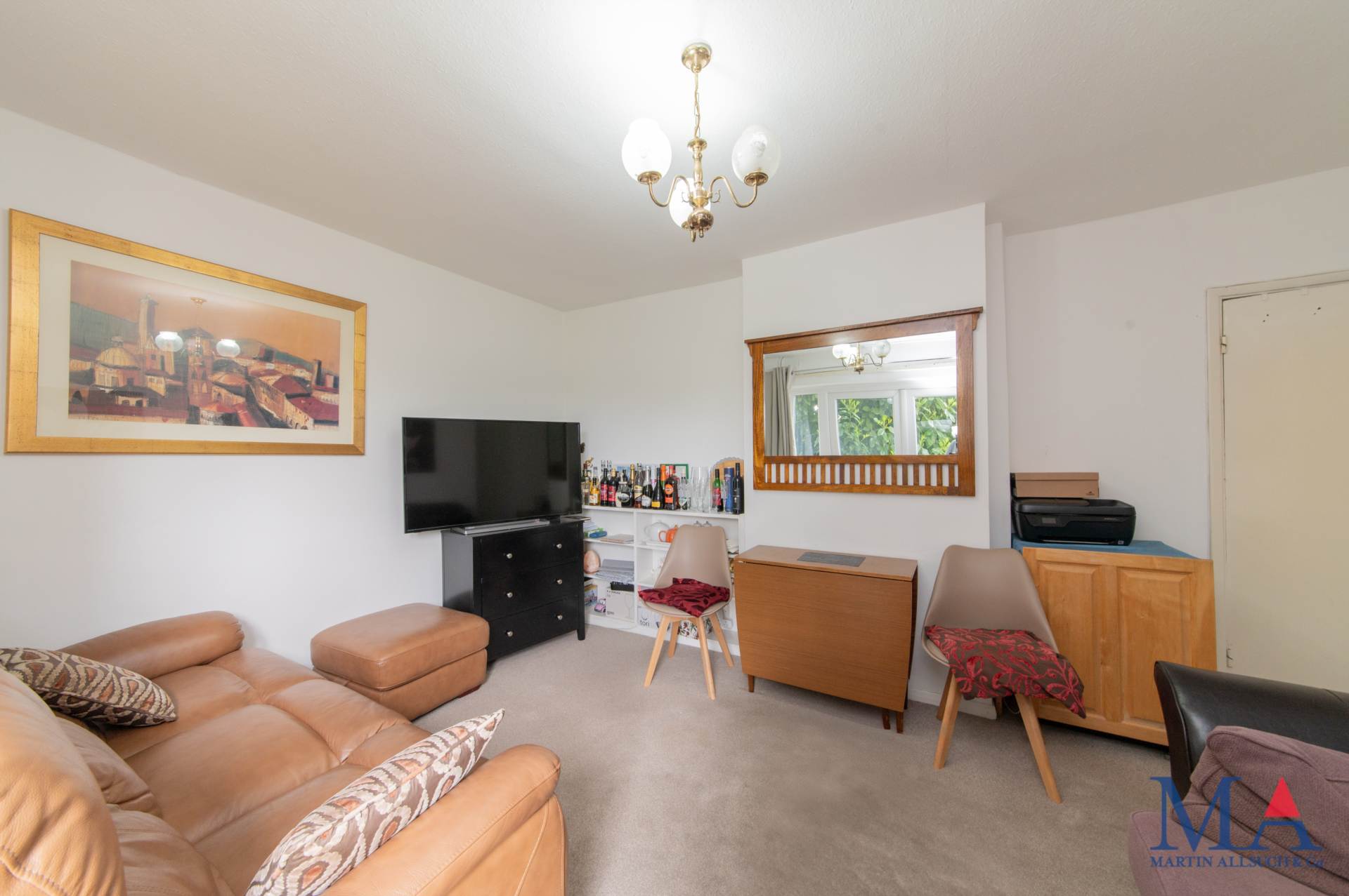 Stanborough Avenue, Borehamwood, Image 6