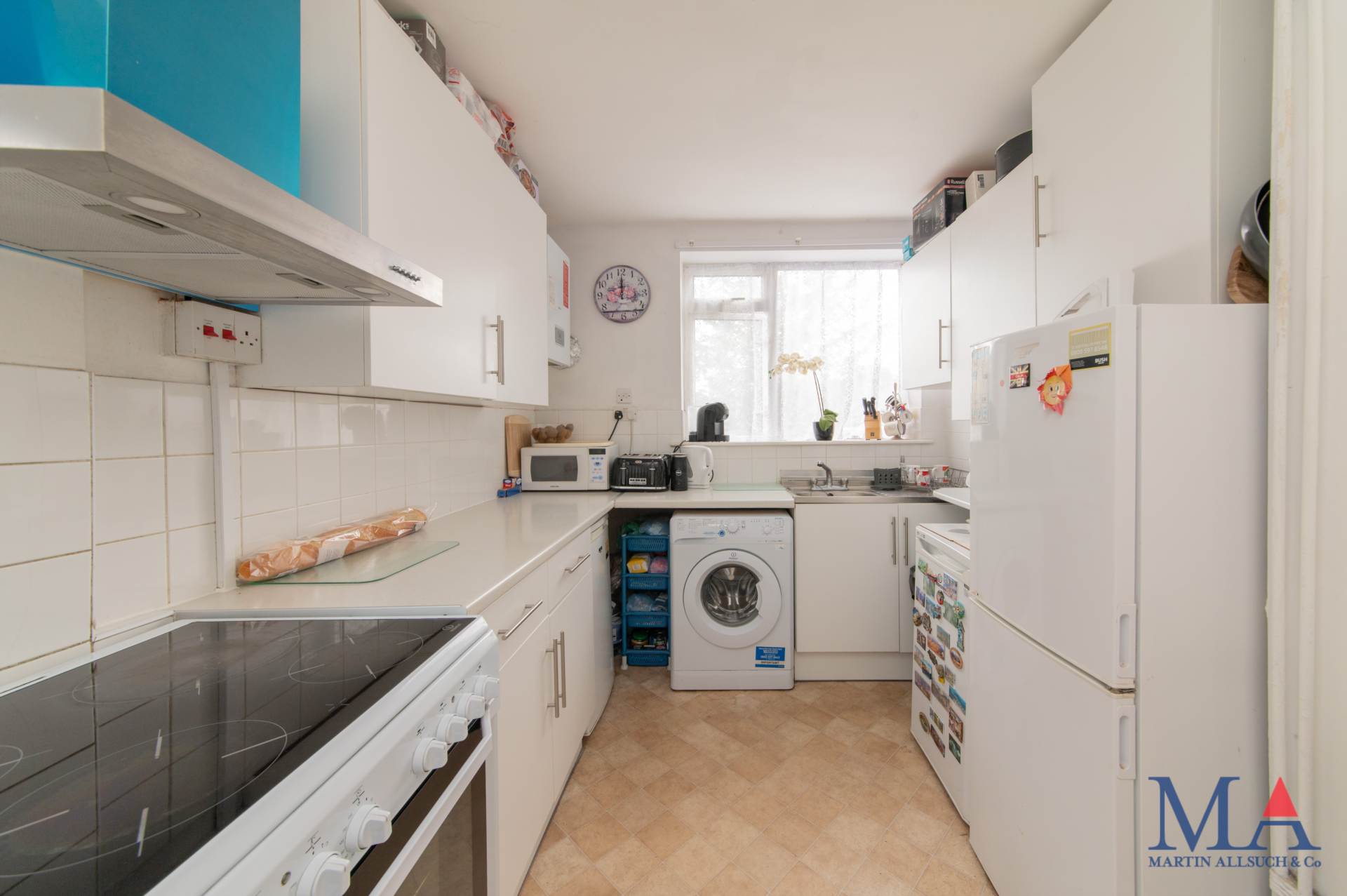 Stanborough Avenue, Borehamwood, Image 8