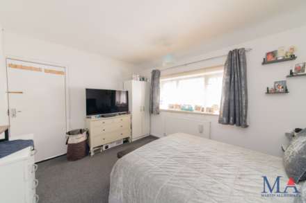 Stanborough Avenue, Borehamwood, Image 11