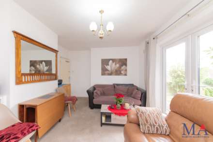 Stanborough Avenue, Borehamwood, Image 5