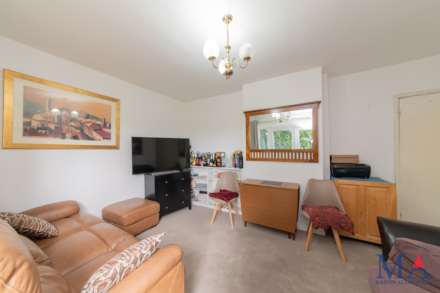 Stanborough Avenue, Borehamwood, Image 6