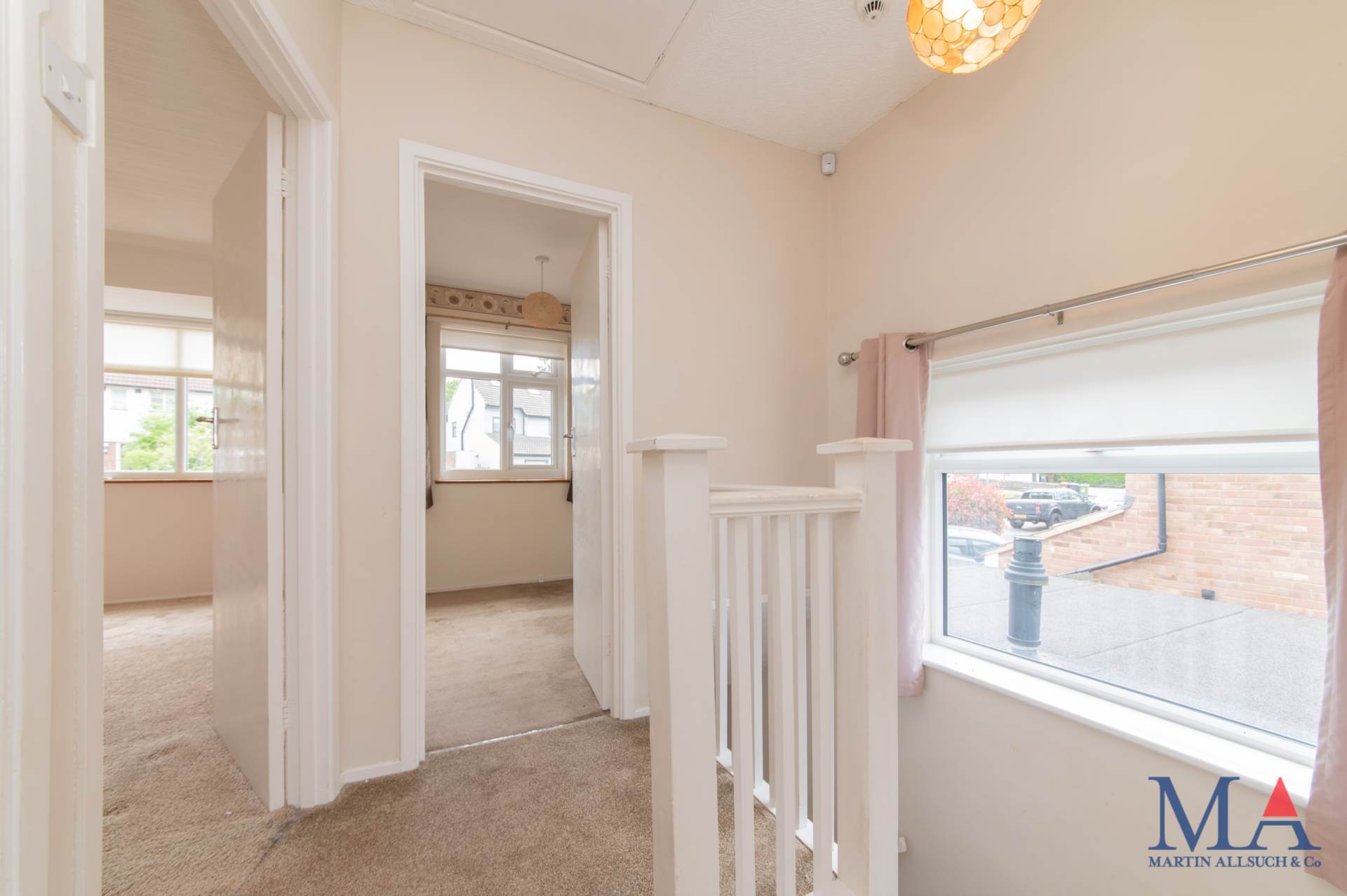 Lullington Garth, Borehamwood, Image 15